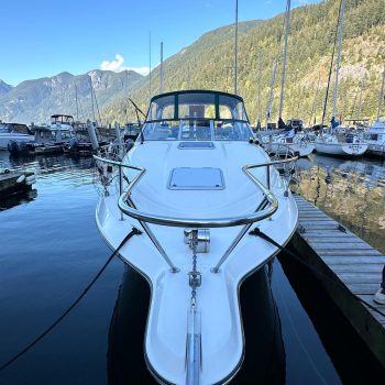 Boat gelcoat protection with ceramic coating for long-lasting gloss finish